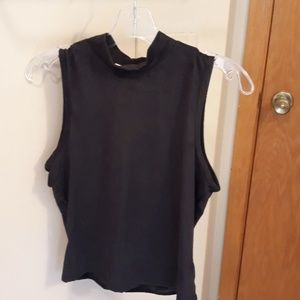 Mock t-neck sleeveless crop top